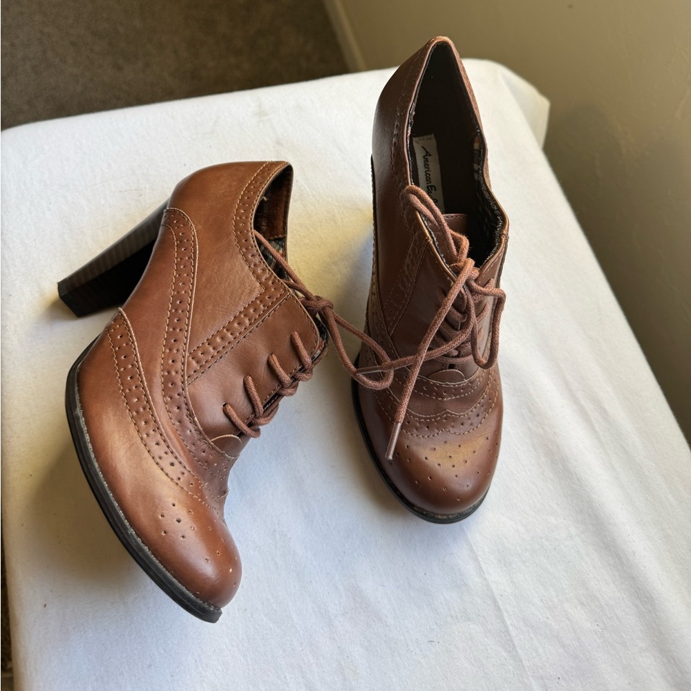 Y2K 90s American Eagle Outfitters Brown Lace-up Heeled Oxfords. Size 6.5